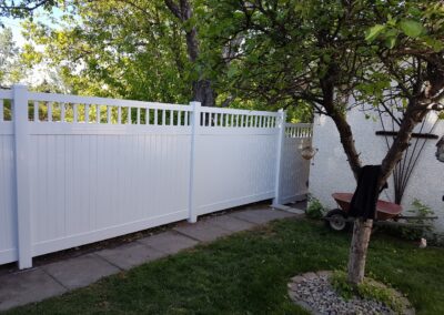 DLR vinyl fence picket top accent